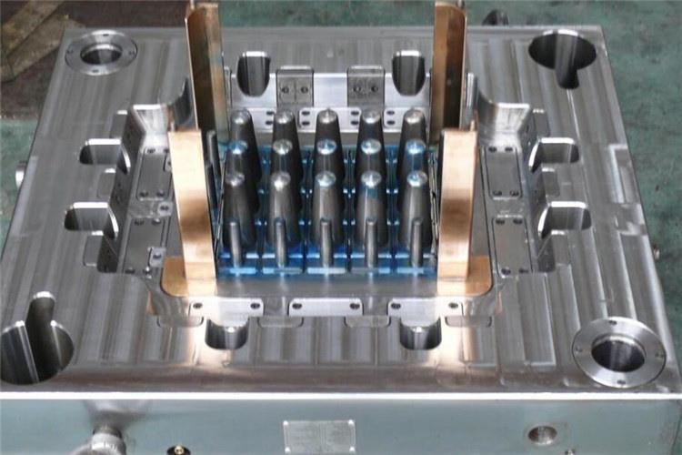 注塑模具內(nèi)表面進行鈦氮化物處理可避免在模具上形成模垢